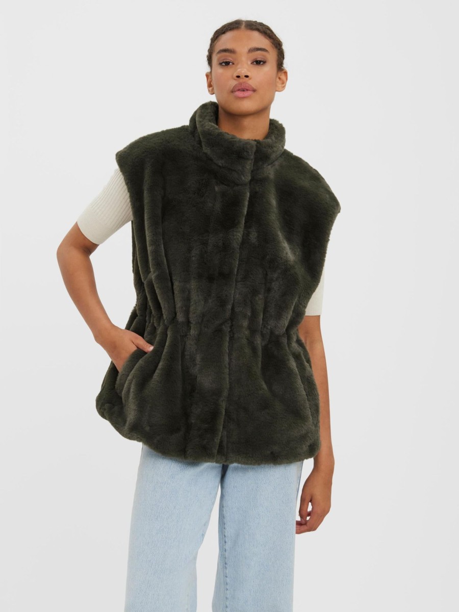 Andet Vero Moda Curve | Vmsuipoppy Faux Fur Waistcoat