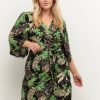 Overdele Kaffe Curve | Kclia Dress 104238 Green/Black/Violet Palm Print