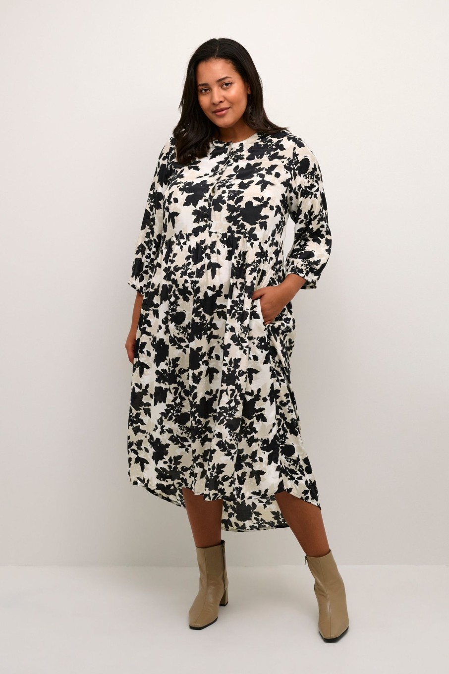 Overdele Kaffe Curve | Kcmarie Dress 104908 Black And Chalk Flower Print