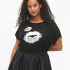 Overdele ZIZZI | Zivtora - S/S - Loose Tee Black W. Lips