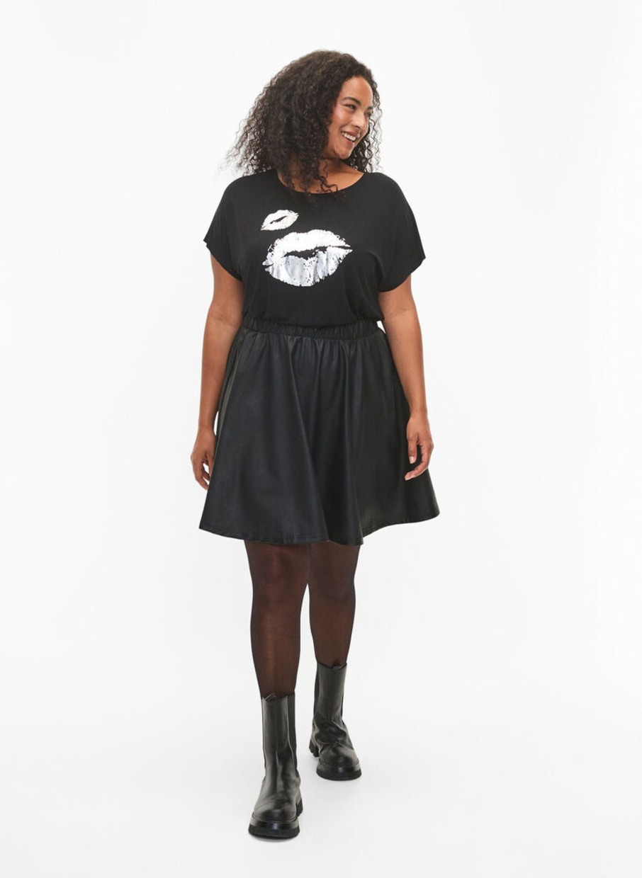 Overdele ZIZZI | Zivtora - S/S - Loose Tee Black W. Lips