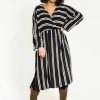 Overdele Studio | Stcabrina Dress Black With White Sand Stripes