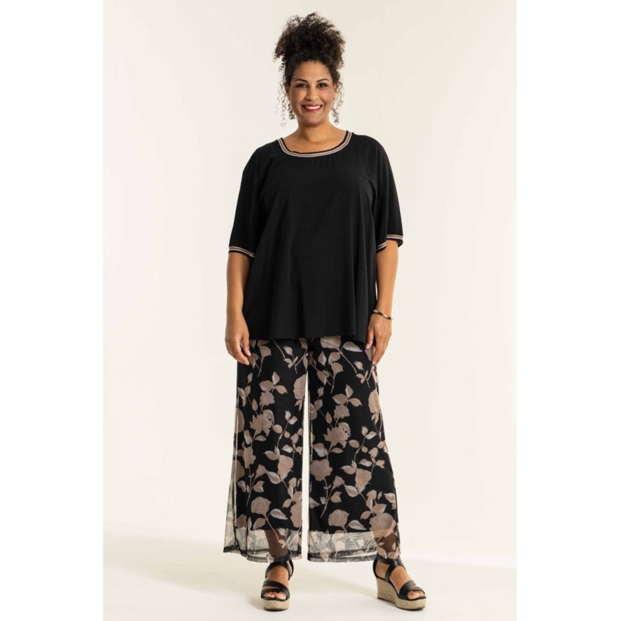 Underdele Studio | Stjakobine Trousers Black With Sand Flowers